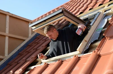 Pose de fenêtres de toit Velux à Peuton